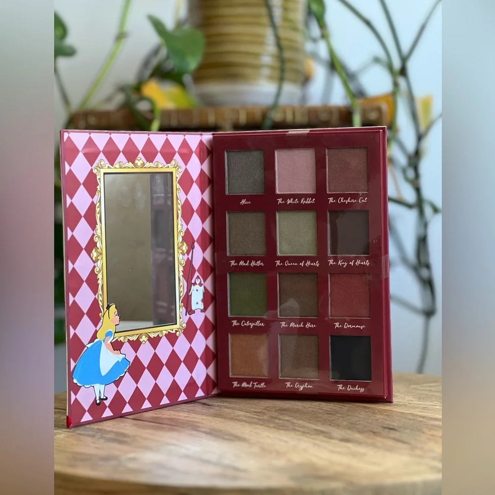 Disney Alice in Wonderland 12 Color Eyeshadow Palette